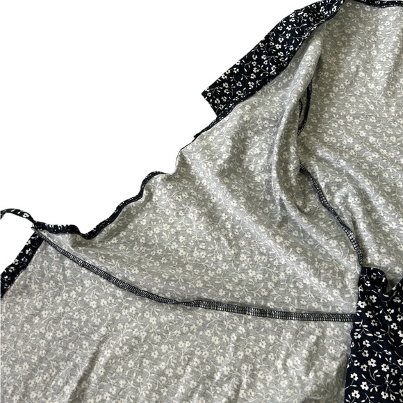 Hollister Navy Blue Flowers Wrap Dress Size Small - Picture 13 of 15